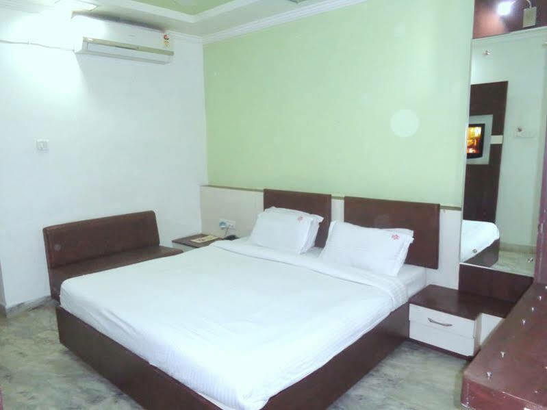 Super Collection O Mp Nagar Hotel Bhopal Buitenkant foto